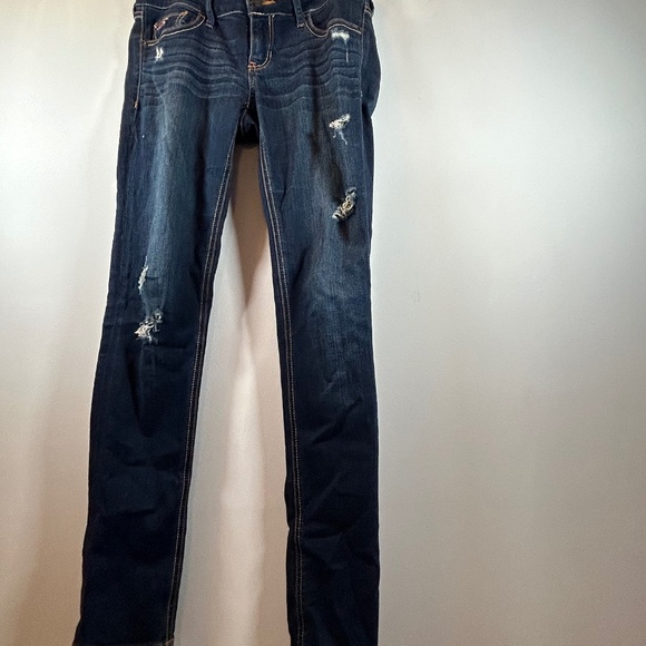 Hollister - Low Rise Ripped Skinny Jeans - Picture 1 of 3